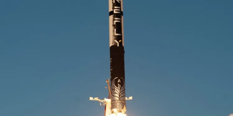 Alpha despega desde la Base de la Fuerza Espacial de Vandenberg, en California.