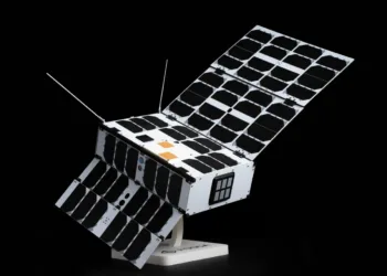 Nanosatélite 6U de FOSSA Systems. La empresa prevé volar esta nueva plataforma a finales de 2026 como base de su misión de demostración tecnológica.