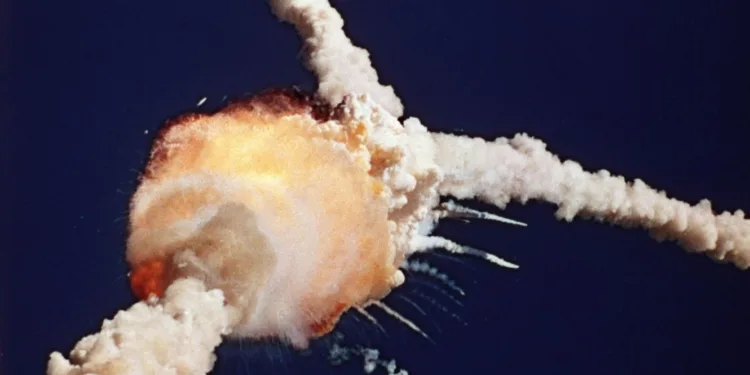 El 28 de enero de 1986, la NASA y el pueblo estadounidense se vieron conmocionados por la tragedia que se desató a los 73 segundos del vuelo de la misión STS-51L del transbordador espacial Challenger.