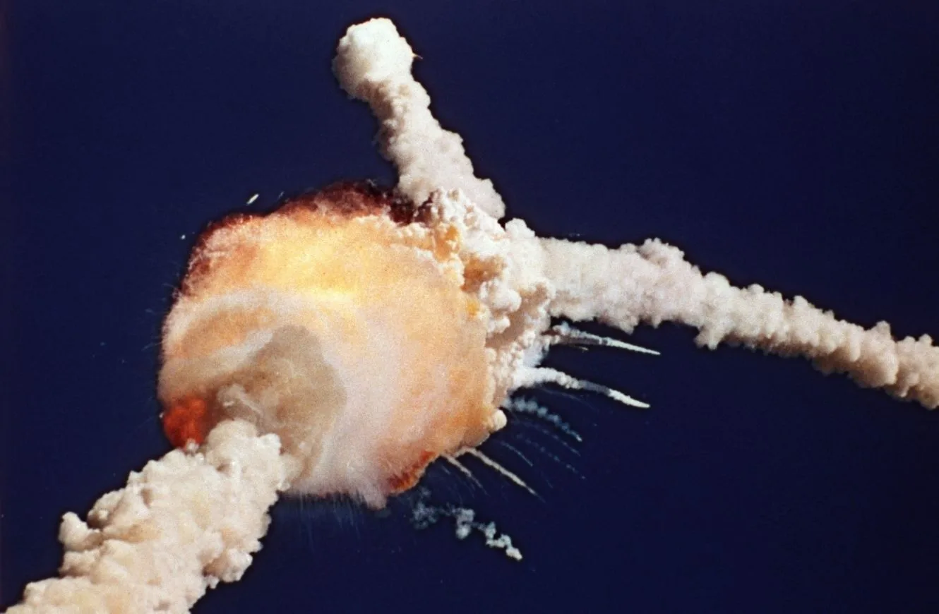 El 28 de enero de 1986, la NASA y el pueblo estadounidense se vieron conmocionados por la tragedia que se desató a los 73 segundos del vuelo de la misión STS-51L del transbordador espacial Challenger.