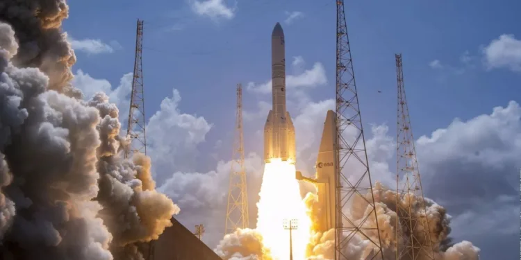Ariane 6 en versión pesada lanza 32 satélites de Amazon Leo y mete a Europa en la carrera de las constelaciones espaciales.