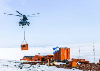 CONAE construye una estación terrena en la Base Belgrano II y amplía su red satelital en la Antártida.