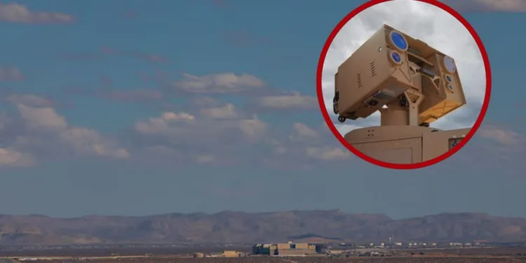Vista general de la Base Aérea de Fort Bliss, después de que la FAA de EE. UU. levantara el cierre temporal del espacio aéreo sobre El Paso.