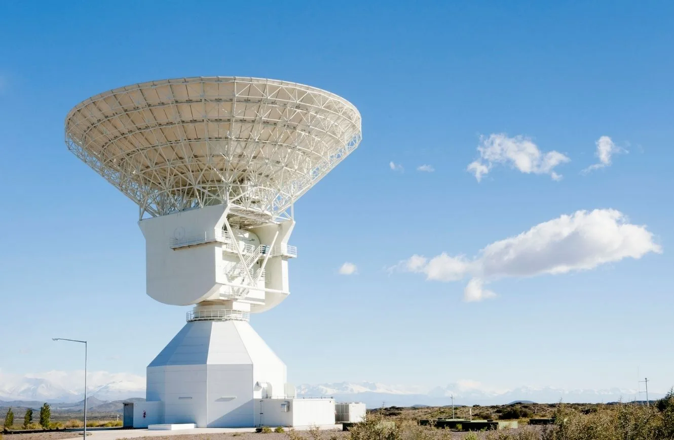 Las principales funciones de la estación DS3 son recibir telemetría, enviar telecomandos y realizar mediciones radiométricas en naves científicas y de espacio profundo.