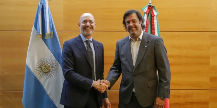 El Secretario de Ciencia y Tecnología recibió al embajador de Italia y firmó un acta para avanzar con cooperación tecnológica.