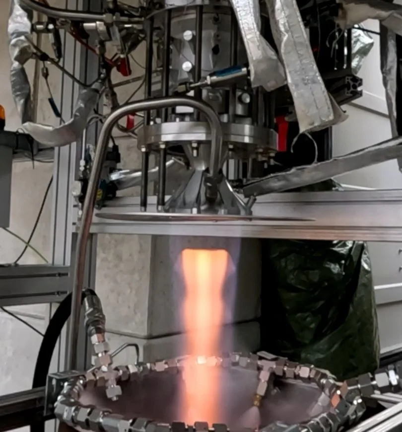 El motor Greta encendiendo en un nuevo banco de pruebas móvil en Trauen, Alemania.