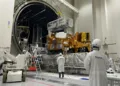 MetOp-SG-B1 entra en la cámara de vacío térmico.