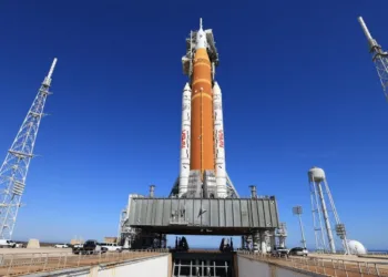 El cohete SLS de la NASA y la nave Orión volverán al VAB tras una falla de helio luego del segundo wet dress rehearsal previo a Artemisa II.
