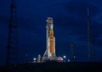 NASA avanza con el segundo wet dress rehearsal del SLS para Artemisa II tras corregir fugas de hidrógeno. Crédito: NASA.
