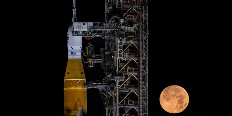 NASA avanza con el segundo wet dress rehearsal del SLS para Artemisa II tras corregir fugas de hidrógeno.