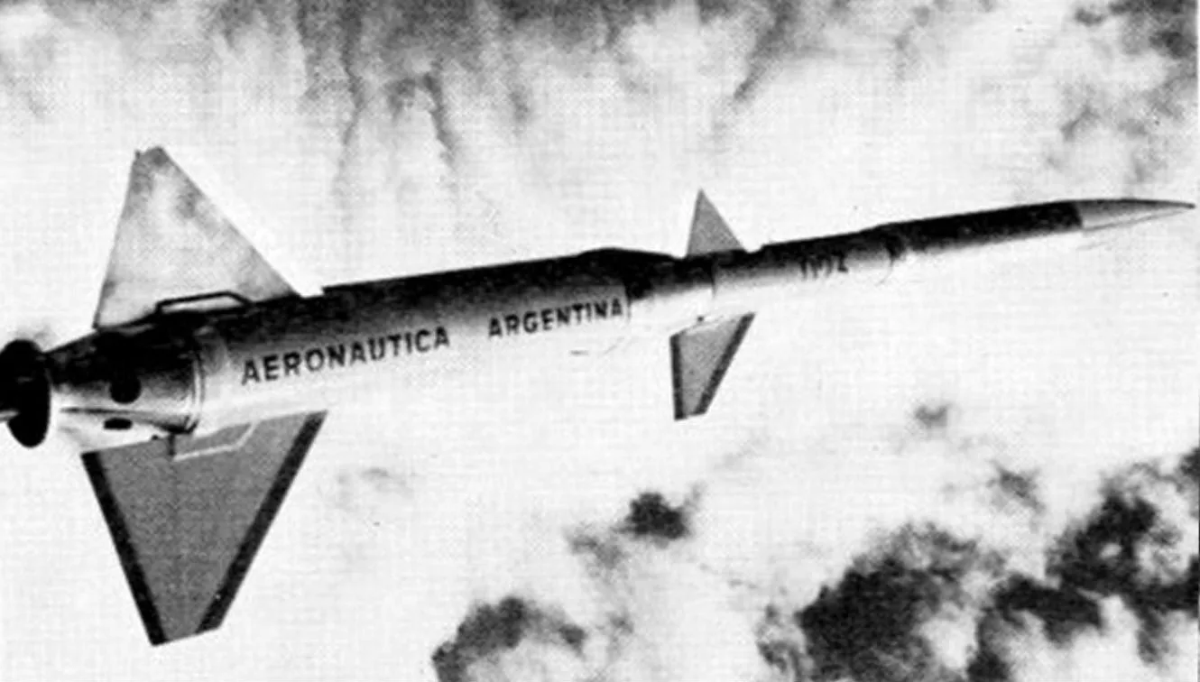 Cohete meteorológico Gamma-Centauro en vuelo.