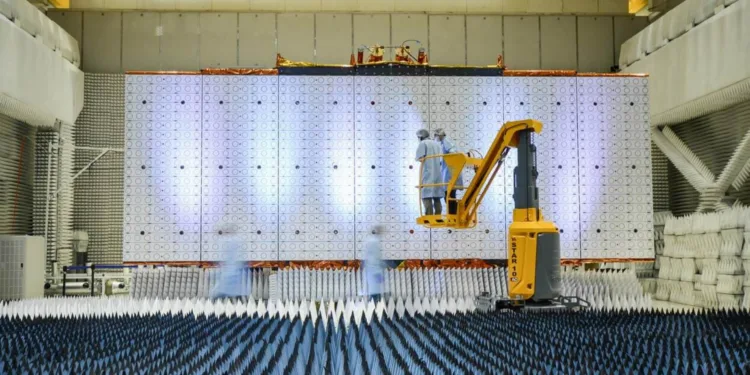 SAOCOM es una misión satelital argentina de observación de la Tierra que emplea radar de apertura sintética (SAR) en banda L.