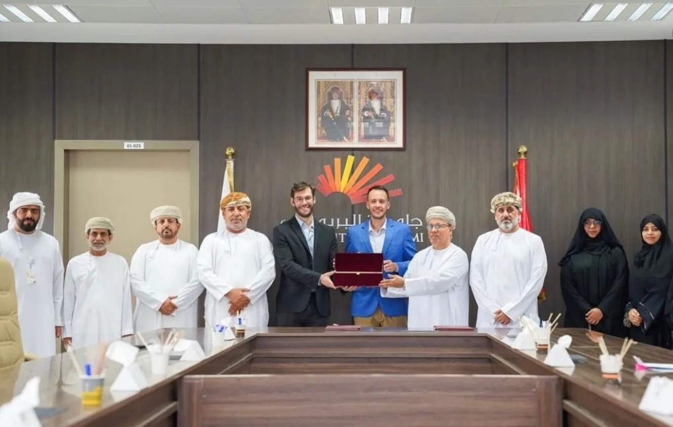 VENG firmó un memorando con Al Buraimi Education Services (BES), de Omán, para fortalecer la cooperación en tecnologías espaciales.