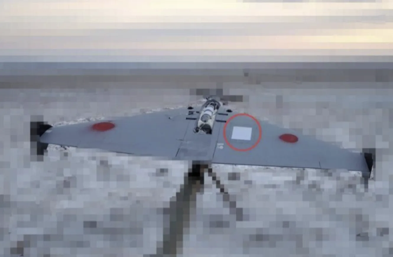 Preparación para el lanzamiento de un UAV ruso BM-35 - Se puede observar un terminal Starlink instalado en el ala derecha. Crédito: Drone Wars