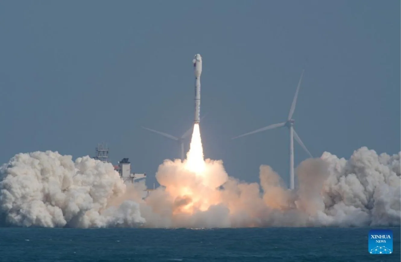 China lanza desde el mar el Smart Dragon 3 y pone en órbita siete satélites en un nuevo guiño a su puerto espacial offshore.