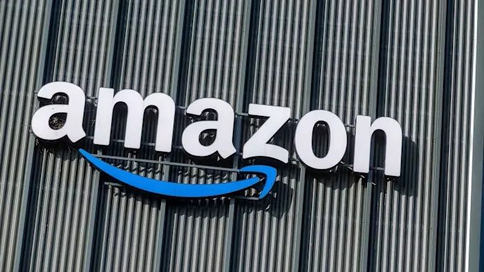 Amazon endurece sus controles después de que la IA generativa tome decisiones autónomas y genere fallas en sus sistemas.