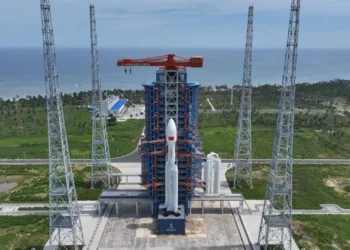 China traslada el Long March-8A a la rampa y se prepara para un nuevo lanzamiento.