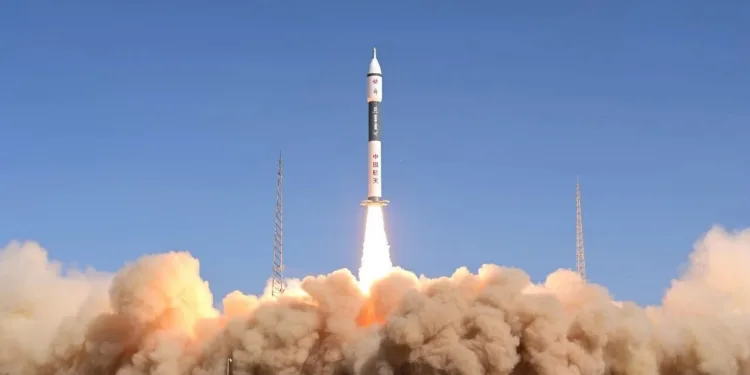 China lanzó el cohete Kuaizhou-11 Y7 con 8 satélites a bordo. El despegue se realizó desde el Centro de Lanzamiento de Satélites de Jiuquan.