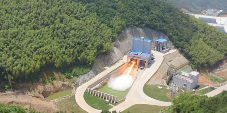 China se prepara para competir con el megacohete Starship de SpaceX: LandSpace ensaya un motor igual al Raptor.