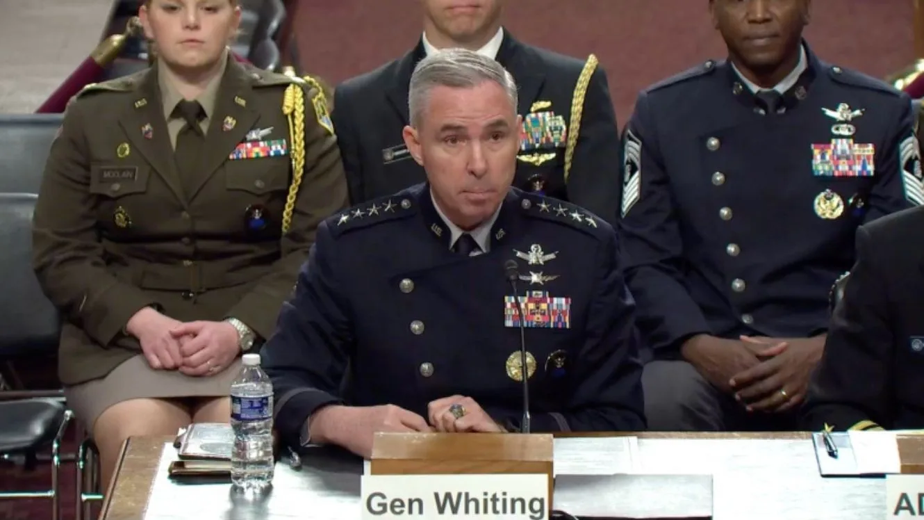 El general Stephen Whiting, comandante del Comando Espacial de Estados Unidos, testificó el 26 de marzo de 2026 en una audiencia del Comité de Servicios Armados del Senado. Allí, explicó el traslado cómo se hará el traslado del Comando Espacial a Alabama.
