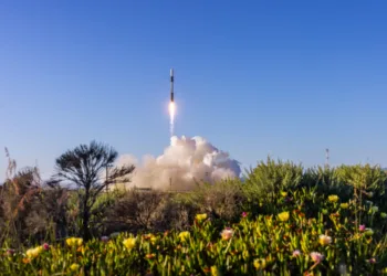 Firefly Aerospace lanzó con éxito Alpha Flight 7 y reactivó su cohete tras las fallas de 2025.