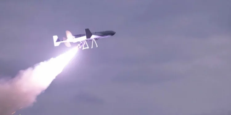 Estados Unidos estrenó su sistema de bajo costo LUCAS, un dron kamikaze operado por el CENTCOM.