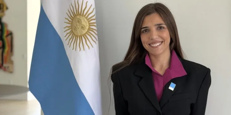 La futura astronauta argentina Noel De Castro se reunió con la Oficina de Asuntos Espaciales de EE.UU.