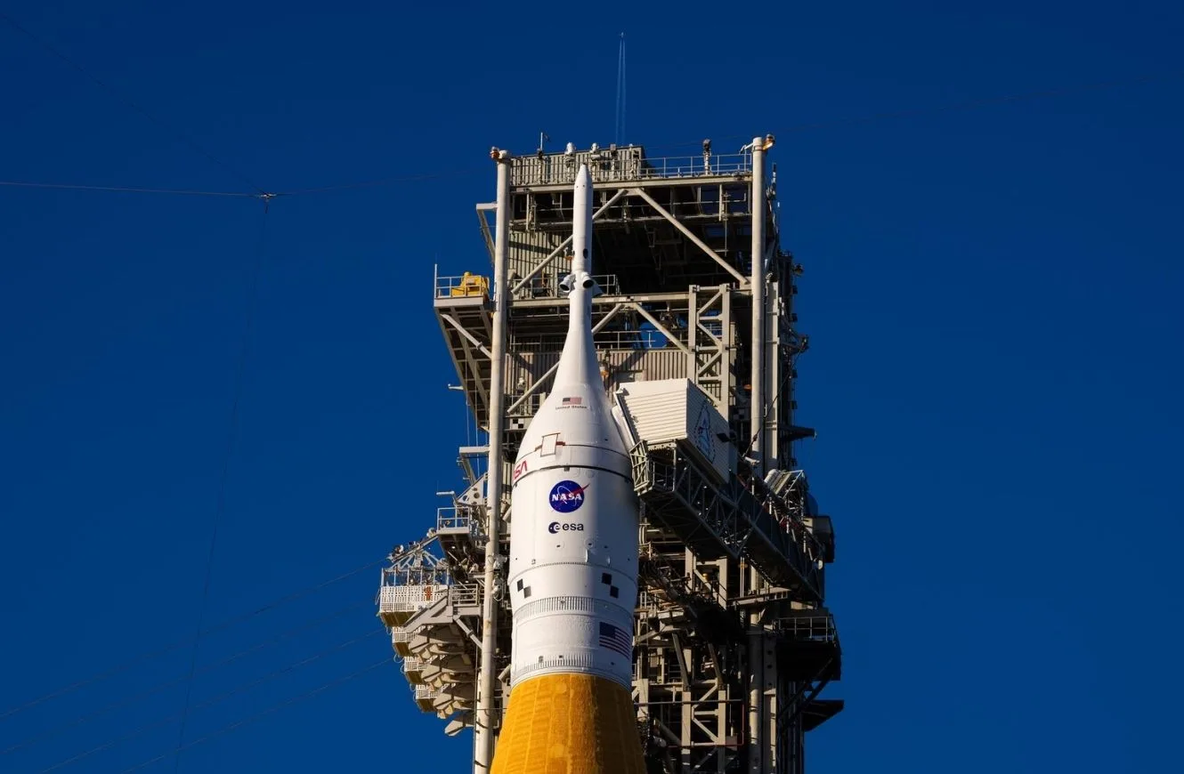 El SLS volverá a la plataforma de lanzamiento en un movimiento o rollout complejo que tarda unas 12 horas desde el Vehicle Assembly Building.