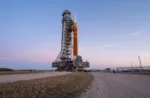 NASA traslada el cohete SLS de Artemisa II de vuelta a la plataforma de lanzamiento. El despegue hacia la Luna está proyectado para la ventana de lanzamiento que comienza el 1 de abril.