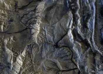 Los satélites de observación de la Tierra SAOCOM 1 de la CONAE capturaron el Valle Calchaquí, ríos y montañas en la provincia de Salta. Crédito: CONAE/ SAOCOM.
