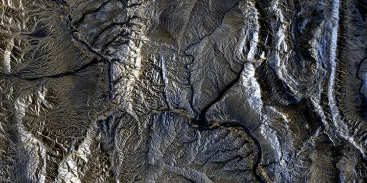 Los satélites de observación de la Tierra SAOCOM 1 de la CONAE capturaron el Valle Calchaquí, ríos y montañas en la provincia de Salta. Crédito: CONAE/ SAOCOM.