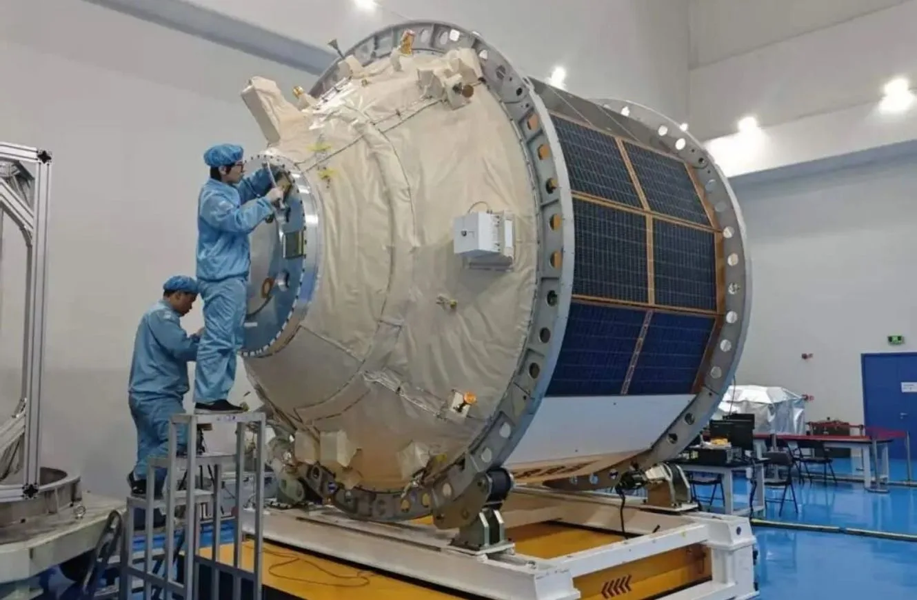 Se filtran imágenes de la nueva nave Qingzhou-1 y China responde compartiendo más fotos.