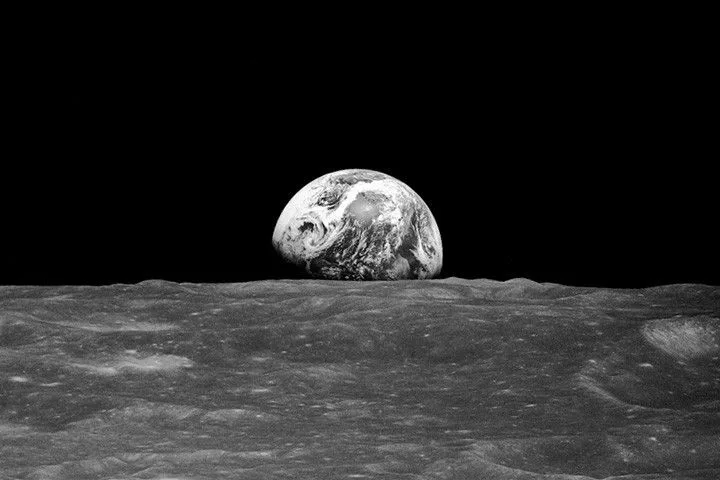 Foto original Earthrise: el despertar de la Tierra.