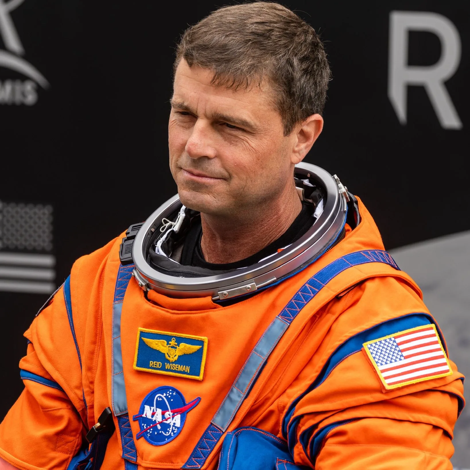 Reed Wiseman, astronauta y comandante de Artemisa II, cuenta con una experiencia de cientos días en órbita. Crédito: Interstellar Gateway.