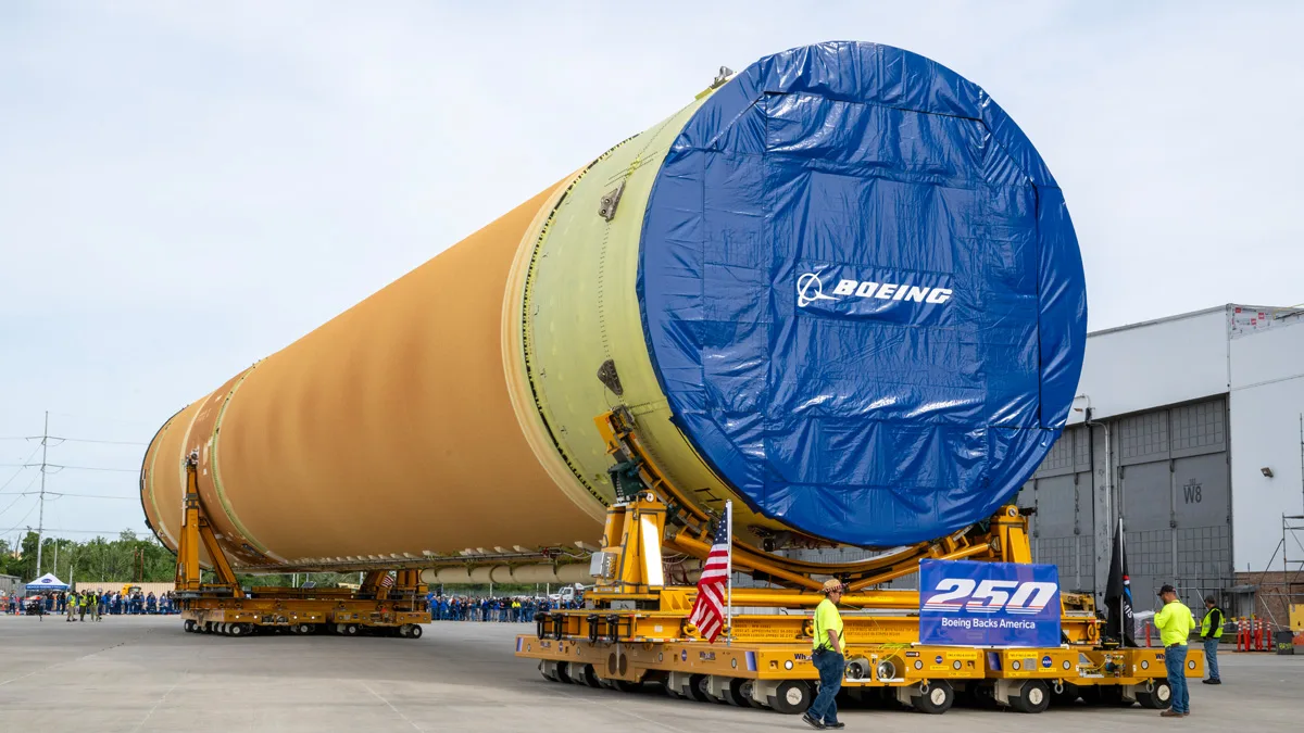 A 10 días del regreso de Artemisa II, Boeing traslada una sección del nuevo cohete SLS de Artemisa III al Centro Espacial Kennedy.
