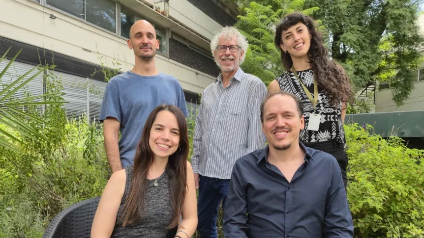 Ignacio Satorre, Alejandro Schinder, Natalia Soldi, Mariela Trinchero y Emilio Kropff, algunos de los investigadores del CONICET y la Fundación Leloir que participaron de la investigación.