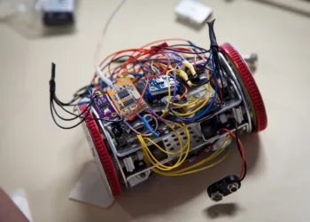 Imagen ilustrativa de un CanSat, como el que desarrolla el equipo de UNLP CDR para la competencia.