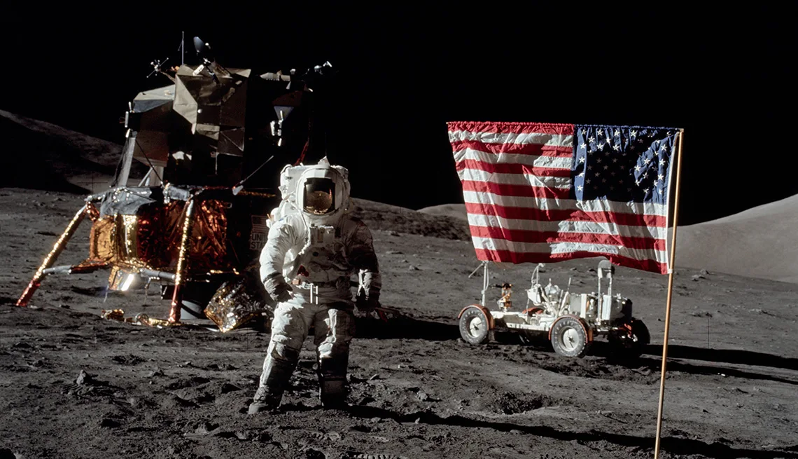 Apolo 11 fue la primera misión del planeta Tierra en llevar humanos a la superficie de la Luna.