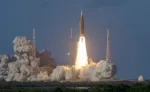 La NASA despega con éxito hacia la Luna.