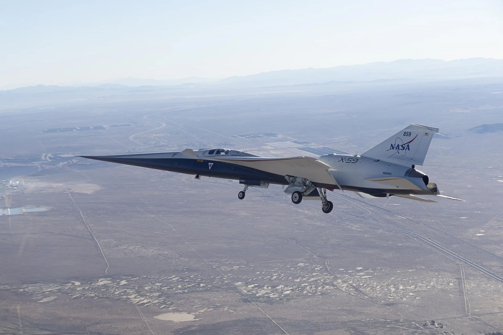 El X-59 se inscribe dentro del programa Quesst de la NASA, que busca avanzar hacia una aviación comercial supersónica.