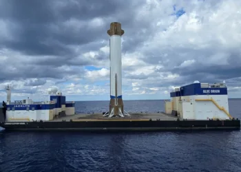 Blue Origin recupera con éxito la primera etapa del New Glenn, pero pierde el satélite BlueBird 7 por un fallo en la segunda etapa.