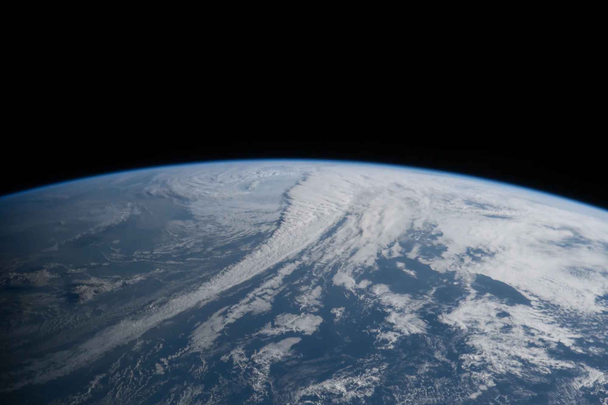 La Tierra no es una esfera perfecta, sino que es un esferoide oblato.