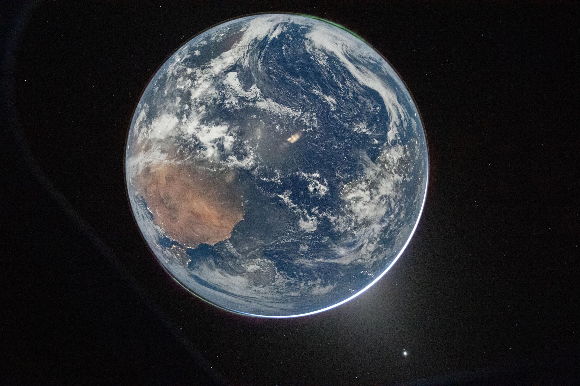 El planeta Tierra es mucho más extraño, activo y complejo de lo que parece.