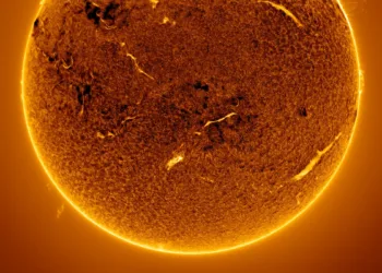 El Sol es la estrella anfitriona de nuestro Sistema Solar y, al igual que todas las estrellas del universo, en algún momento se va a apagar.