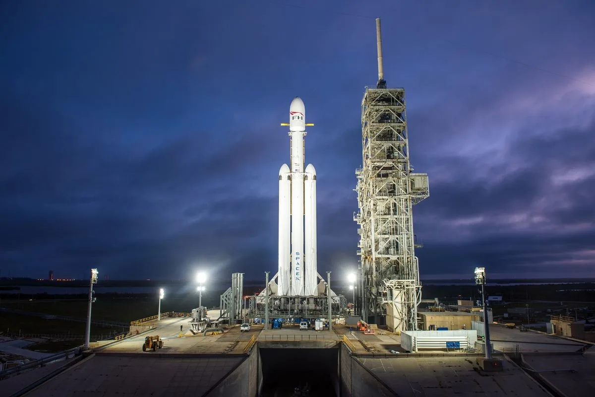 Imagen del cohete Falcon Heavy de la empresa SpaceX. Falcon Heavy ViaSat