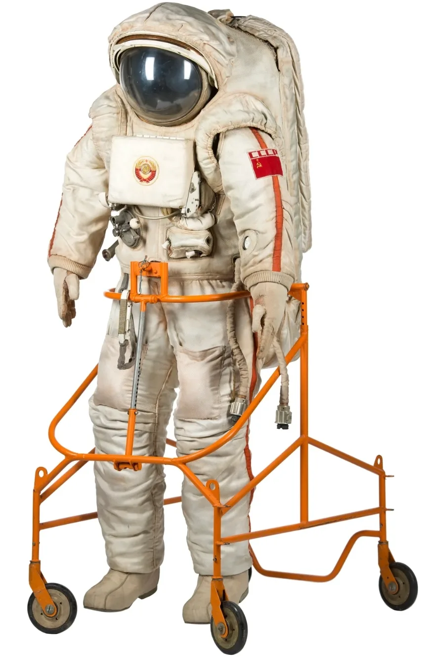 Imagen del traje lunar soviético Krechet-94.