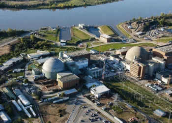 Imagen del Complejo Nuclear Atucha. Según el Ministerio de Economía y el Informe de Gestión 145 del Gobierno, el Plan Nuclear anunciado en 2024 aún no entró en vigencia administrativa por revisiones presupuestarias.