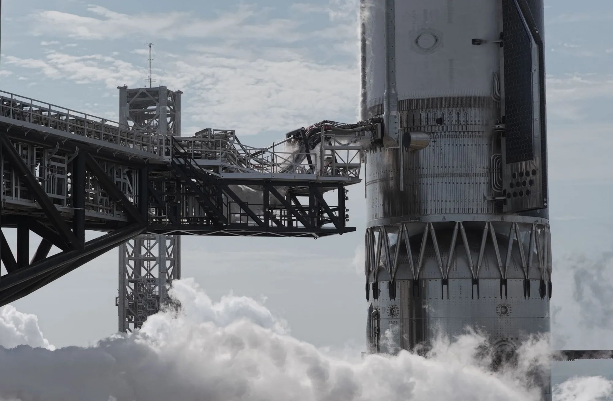 El megacohete Starship continúa preparándose para ir a la Luna. Este lunes 11 de mayo, el sistema pasó por un wet dress rehearsal, como parte de la preparación para el vuelo de prueba 12.