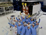 Después de festejar que el satélite argentino ATENEA voló al espacio, el gobierno de Milei recorta $4.400 millones de la agencia espacial nacional.
