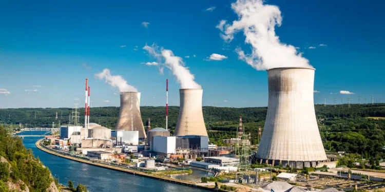 Central Nuclear de Potencia en Tihange, Huy, Bélgica.